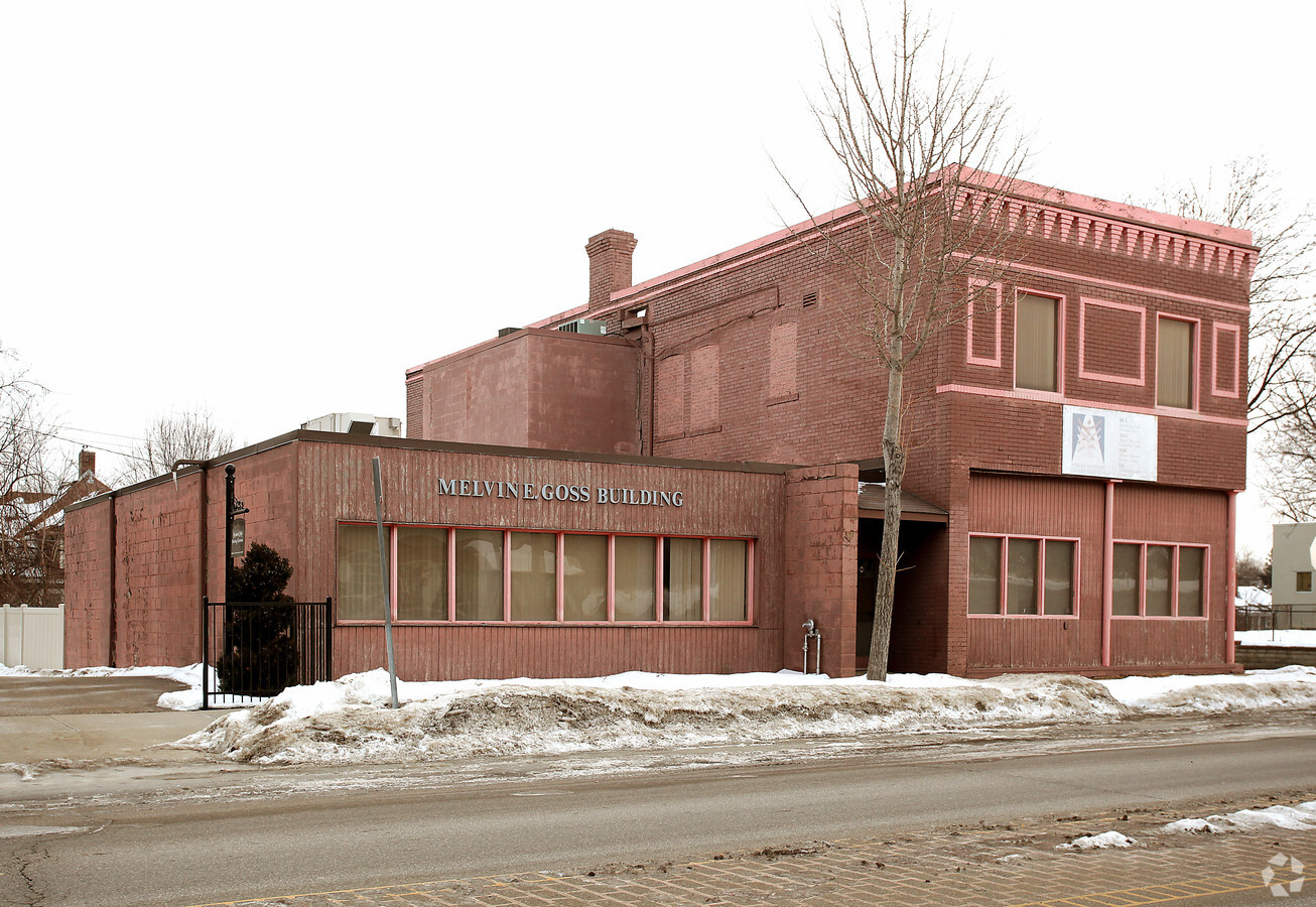 1041 Selby Avenue